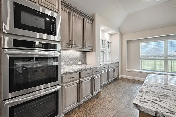 521 Livia Street, Burleson, TX 76028