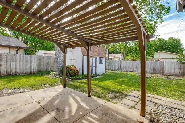 1804 Clear Creek Lane, Carrollton, TX 75007