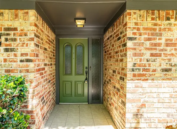 12 Brookhollow Circle, Gainesville, TX 76240