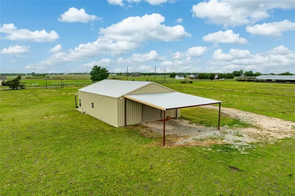 435 County Road 4875, Celeste, TX 75423