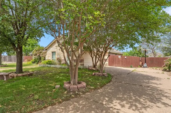 2524 Riders Way, Waco, TX 76712