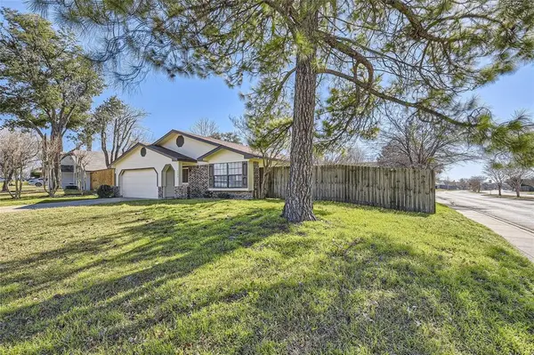2200 Sequoia Lane, Bedford, TX 76021