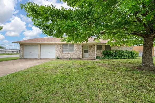 1912 Joslin Street, Cleburne, TX 76033