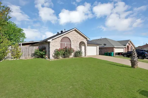 828 Windswept Drive, Cedar Hill, TX 75104