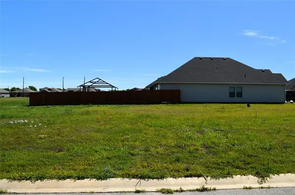 325 Preston Road, Mabank, TX 75147
