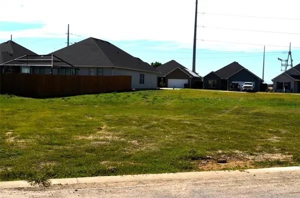 321 Preston Road, Mabank, TX 75147