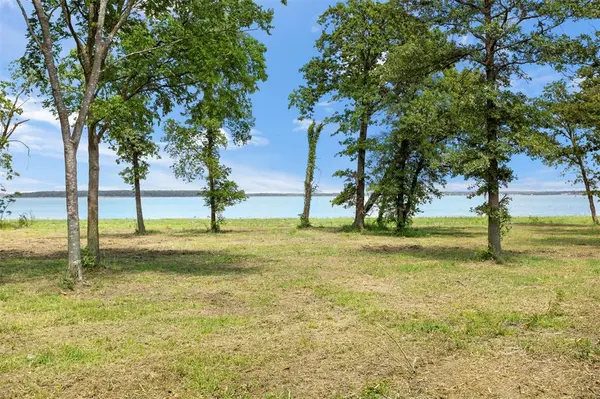 8471 Southern Shore Court, Kemp, TX 75143