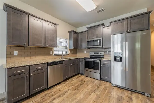 512 Akard Street E #200, Weatherford, TX 76086