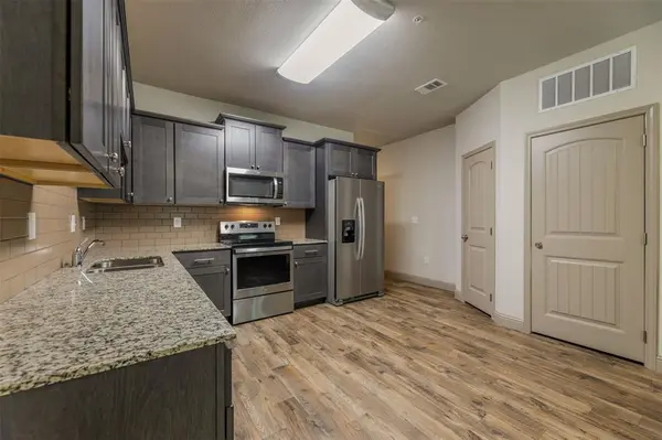 512 Akard Street E #200, Weatherford, TX 76086