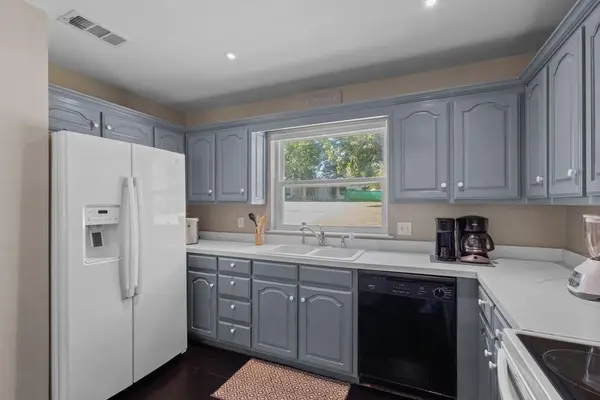 124 Peninsula Point Terrace, Mabank, TX 75156