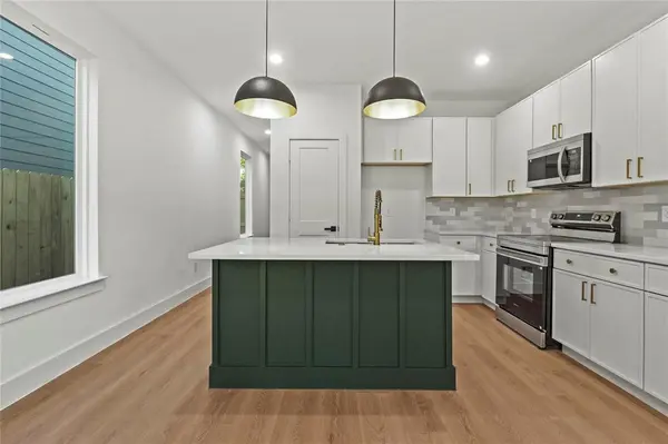 2521 Bethurum Avenue, Dallas, TX 75215