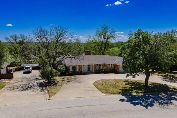 1902 Country Club Drive, Sweetwater, TX 79556