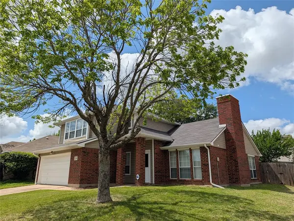 8300 Auburn Drive, Fort Worth, TX 76123
