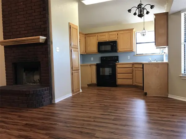 6617 County Road 527, Burleson, TX 76028