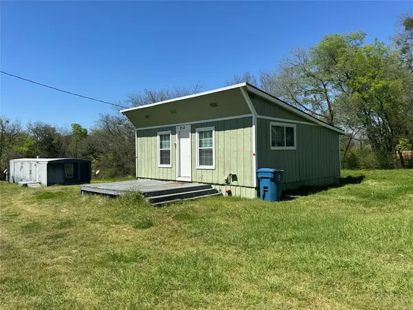 202 W Tarrant Street, Cumby, TX 75433