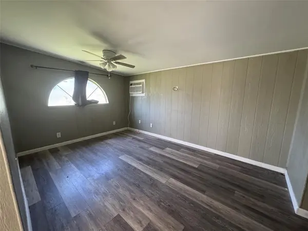 202 W Tarrant Street, Cumby, TX 75433