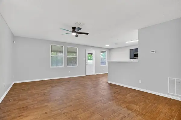 1435 Queen Annes Drive, Burleson, TX 76028