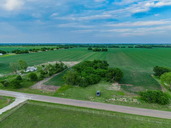 1300 Galaxy Road, Woodway, TX 76712