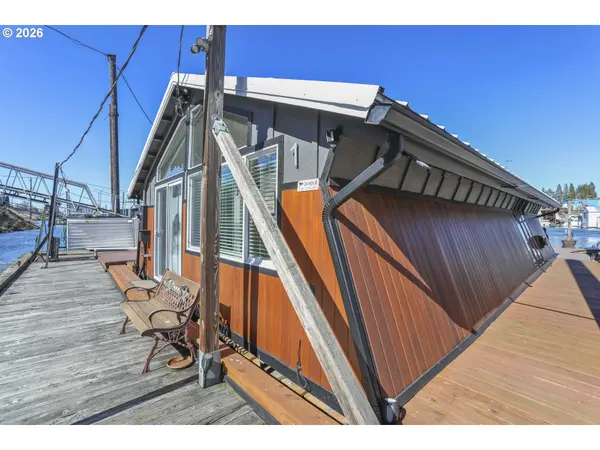 535 NE Bridgeton RD #1, Portland, OR 97217