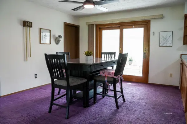 493 Debbie Dr, Gallipolis, OH 45631