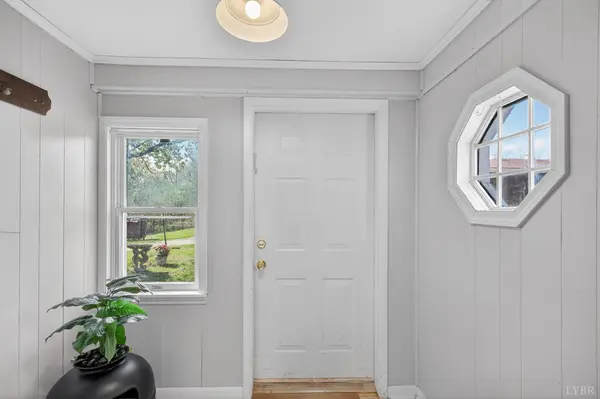 1086 Meadow DR, Appomattox, VA 24522