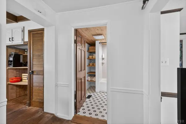 1086 Meadow DR, Appomattox, VA 24522