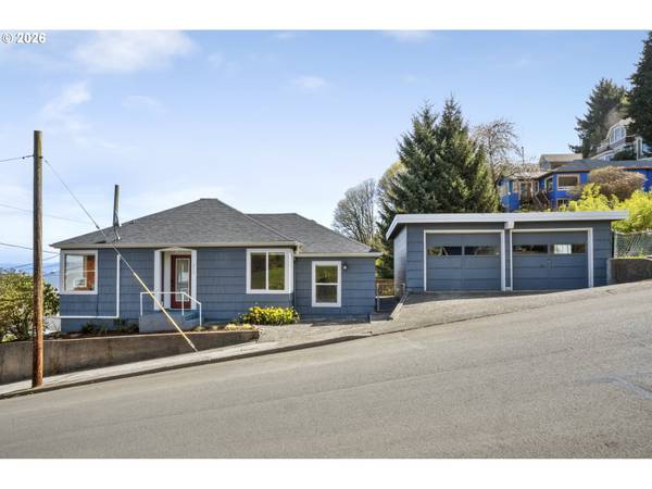 312 3RD ST, Astoria, OR 97103