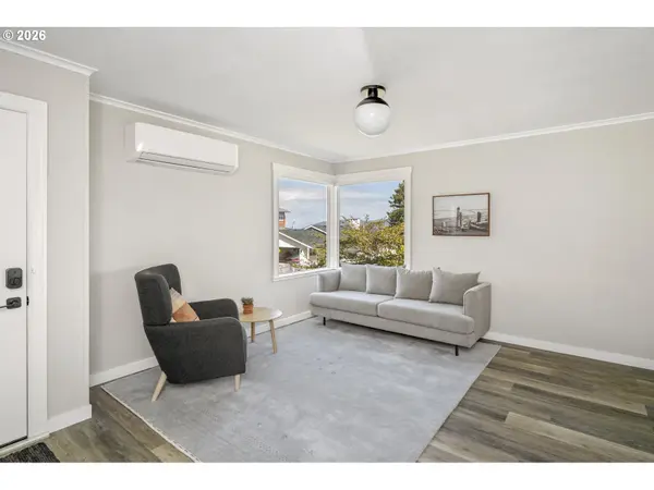 312 3RD ST, Astoria, OR 97103