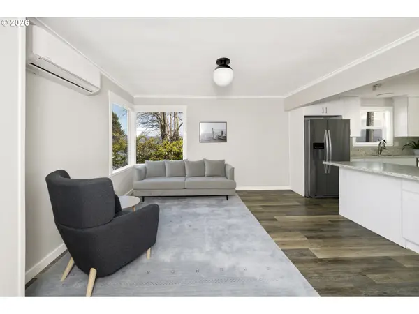 312 3RD ST, Astoria, OR 97103