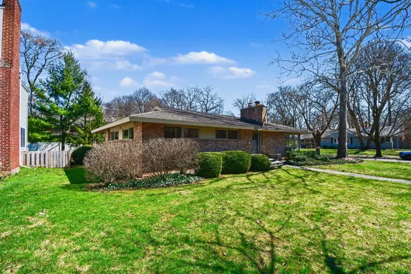 1064 Santa Cruz DR SE, East Grand Rapids, MI 49506