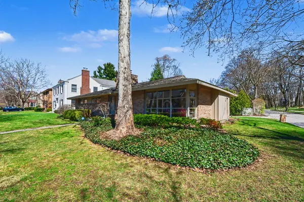 1064 Santa Cruz DR SE, East Grand Rapids, MI 49506