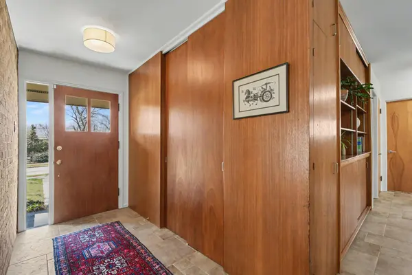 1064 Santa Cruz DR SE, East Grand Rapids, MI 49506