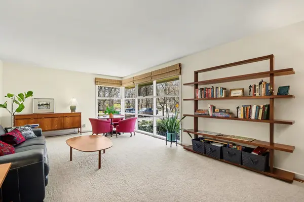 1064 Santa Cruz DR SE, East Grand Rapids, MI 49506