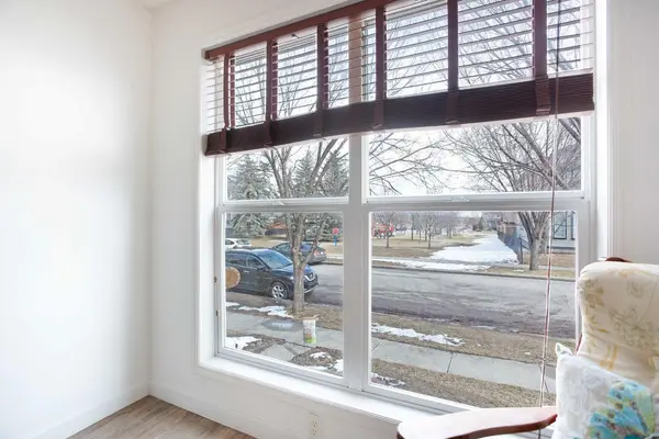 211 Prestwick HTS SE, Calgary, AB T2Z 4K3