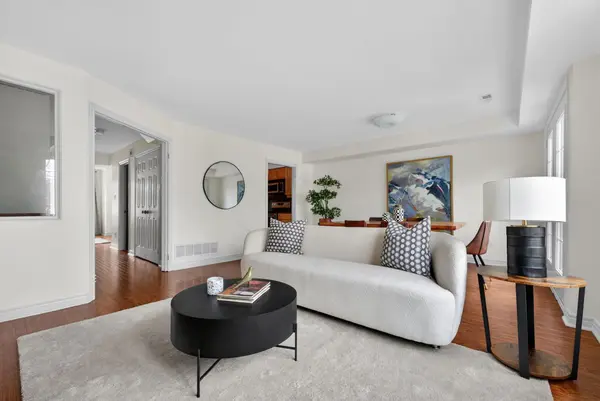 130 Strachan AVE #3, Toronto C01, ON M6J 3S9