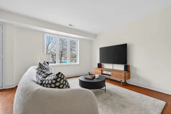130 Strachan AVE #3, Toronto C01, ON M6J 3S9