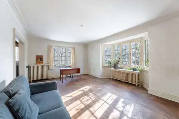 64 Heathdale RD, Toronto C03, ON M6C 1M8