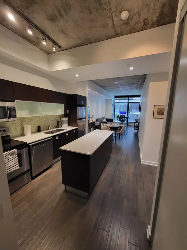 10 Morrison ST #406, Toronto C01, ON M5V 2T8