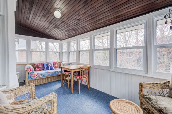 617 Clinton ST, Toronto C02, ON M6G 2Z8