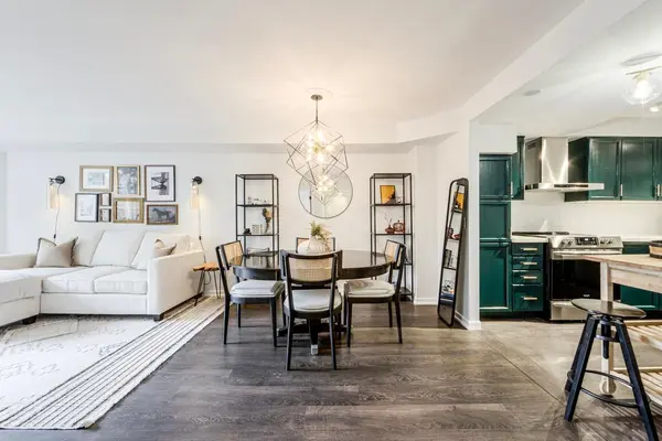 955 Millwood RD #222, Toronto C11, ON M4G 4E3