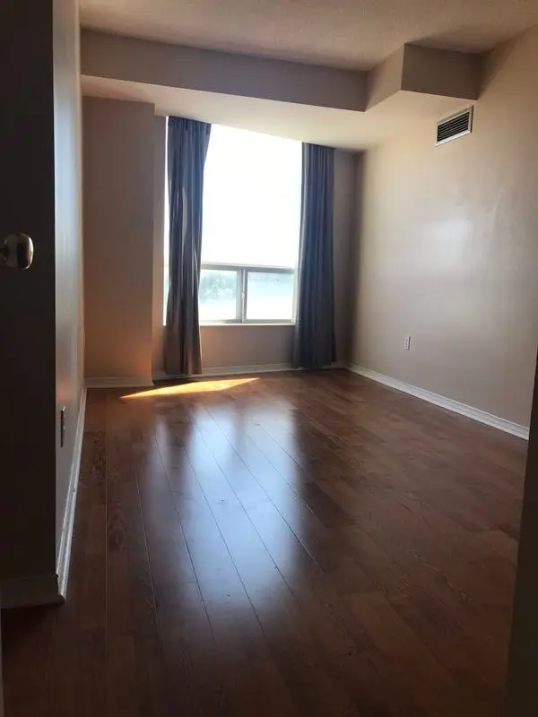 28 Pemberton AVE #706, Toronto C14, ON M2M 4L1