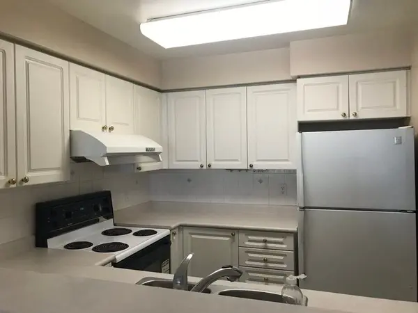 28 Pemberton AVE #706, Toronto C14, ON M2M 4L1