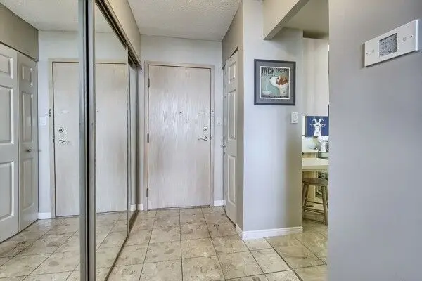 20 Guildwood Pkwy #1402, Toronto E08, ON M1E 5B6