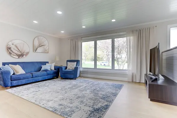 853 Capri CT, Oshawa, ON L1H 1S2