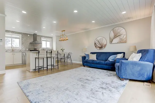 853 Capri CT, Oshawa, ON L1H 1S2