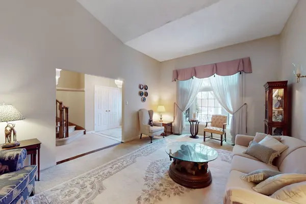 38 Gilbank DR, Aurora, ON L4G 5G5