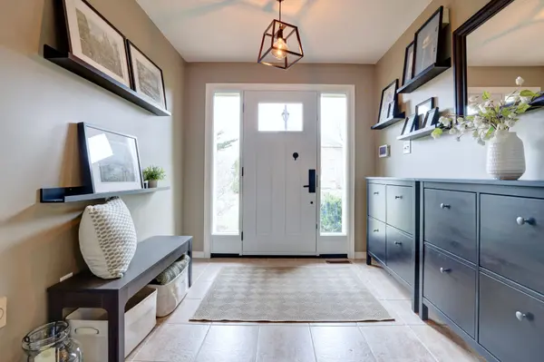 2 Apollo DR, Richmond Hill, ON L4E 4C2