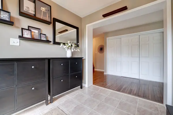 2 Apollo DR, Richmond Hill, ON L4E 4C2