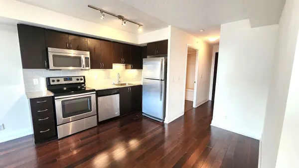 372 Highway 7 ST E #915, Richmond Hill, ON L4B 0C6