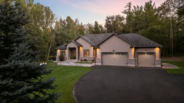 49 Sydenham TRL W, Clearview, ON L0M 1H0